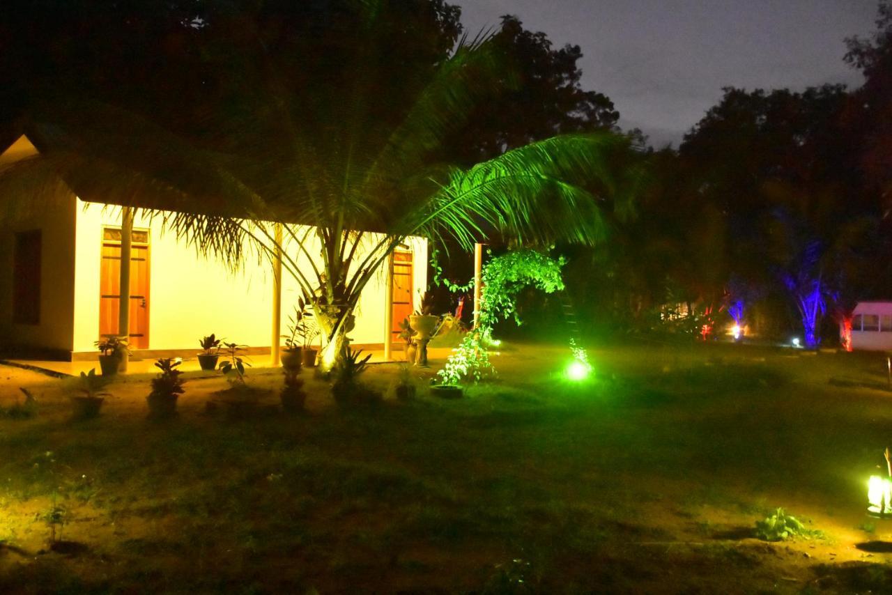 Little Ele Safari Lodge Udawalawe Ngoại thất bức ảnh