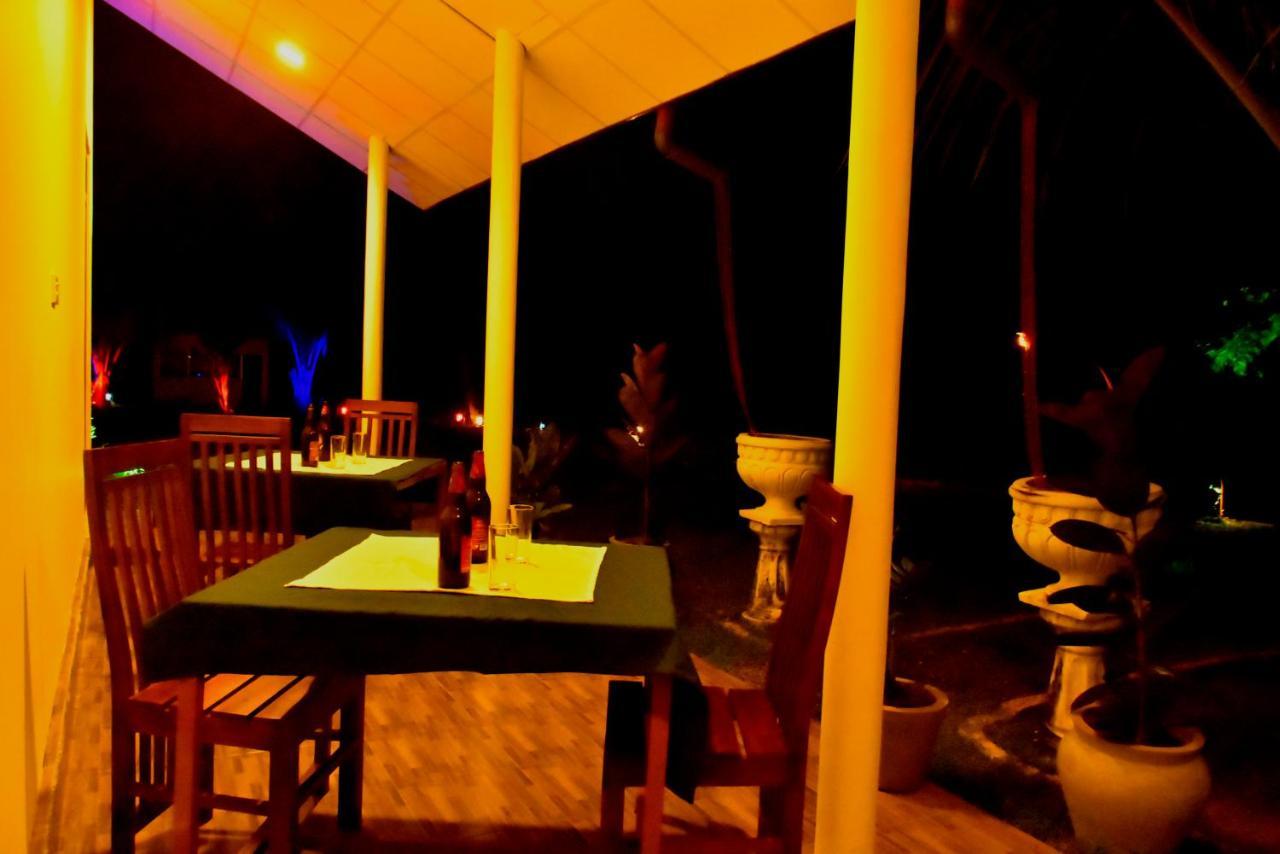 Little Ele Safari Lodge Udawalawe Ngoại thất bức ảnh